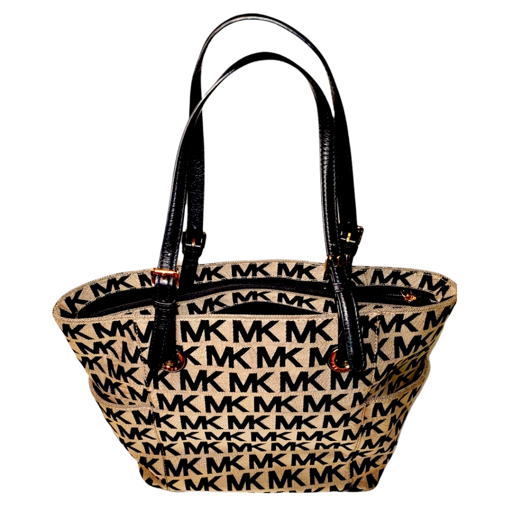 MK Purse! - Picture 7 of 9